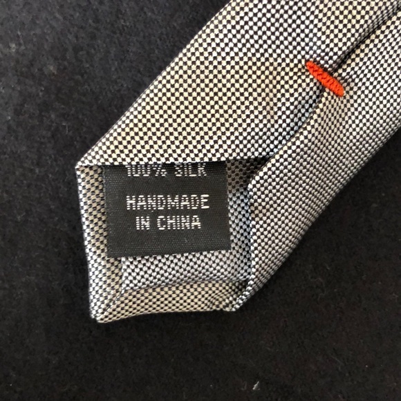 Neiman Marcus Grey Stripe tie NWT 100% Silk - Picture 4 of 5